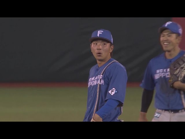 【8回裏】ファイターズ・上野響平 センターへ抜けそうな打球に追いつきアウトにする!! 2022年4月21日 東北楽天ゴールデンイーグルス 対 北海道日本ハムファイターズ