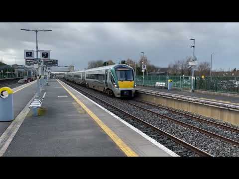 22000 Class Passing Hazelhatch and Cellbridge