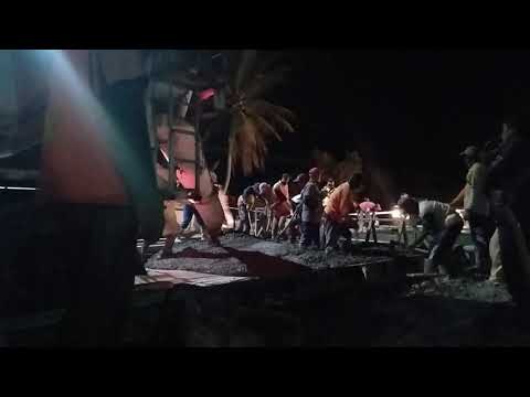 PROSES PENGECORAN JALAN RAYA ADISARA