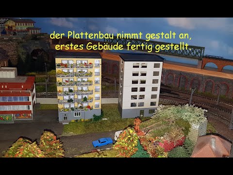Spur N Modellbahn heute Plattenbau nimmt Gestalt an, erstes Gebäude fertig gestellt.