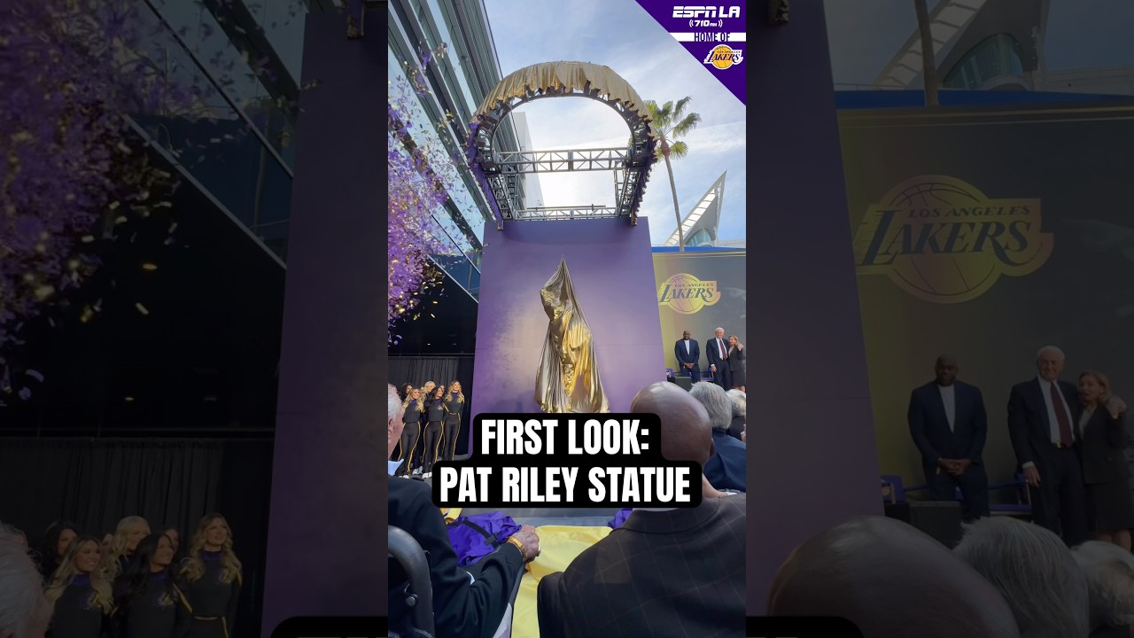 Pat Riley Inscription Statue Les Lakers célèbrent Pat Riley avec une statue : l’icône de Showtime ...