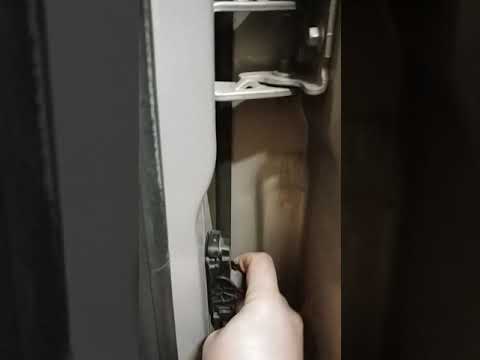 2010 GMC Acadia Speaker Issue