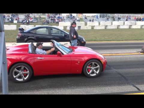 Angry eye's 04 Neon SRT-4 Vs 08 Pontiac Solstice GXP