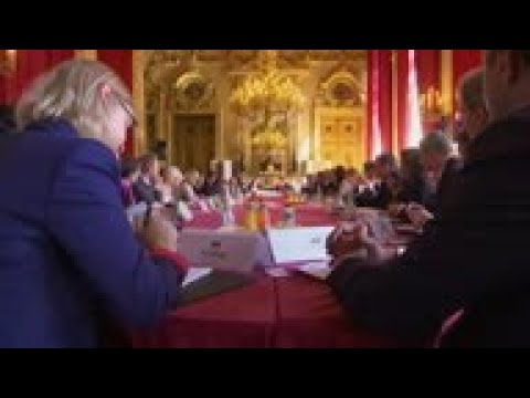 Minister discusses Brexit plans with France envoys