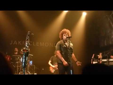 2019-10-26 Jake Clemons - With A Little Help From My Friends (Beatles cover)(first part)