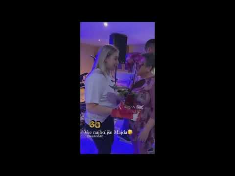 Tekmovalci Kmetije 2021 znova zbrani. Praznovali okrogel jubilej simpatične Majde!