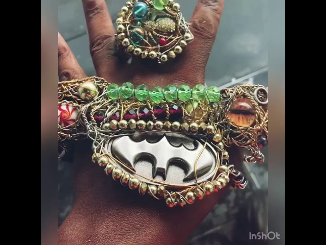Vídeo relacionado con Fanattik Thg-Dc04 Dc Comics Jewellery Necklace Batman, Multicolor, 5060662464560