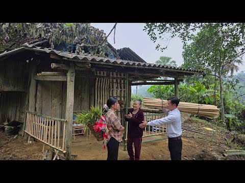 Kind CEO Donates and Helps Homeless Single Mother Renovate Kitchen in an Abandoned Old House