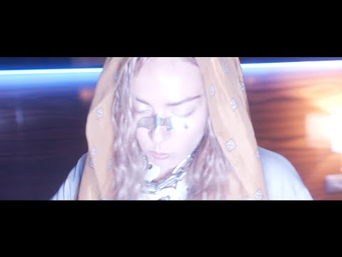 Haiyti feat Chilly Gonzales - LOBBY (reuploud)