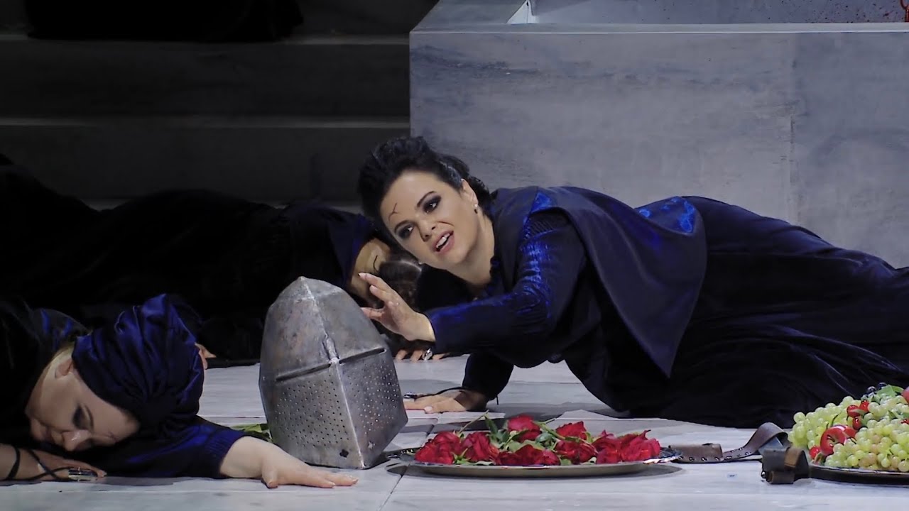 Roxana Constantinescu — Oper