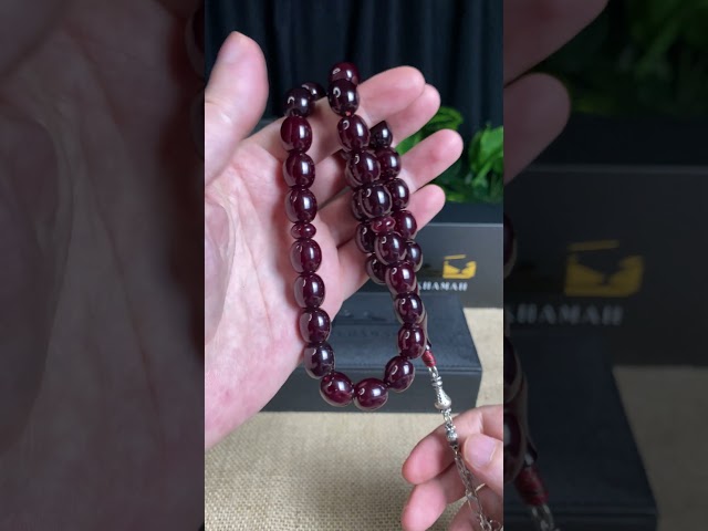 مسباح مسكي كرزي غامق – خرز بيضوي وكركوشة معدنية