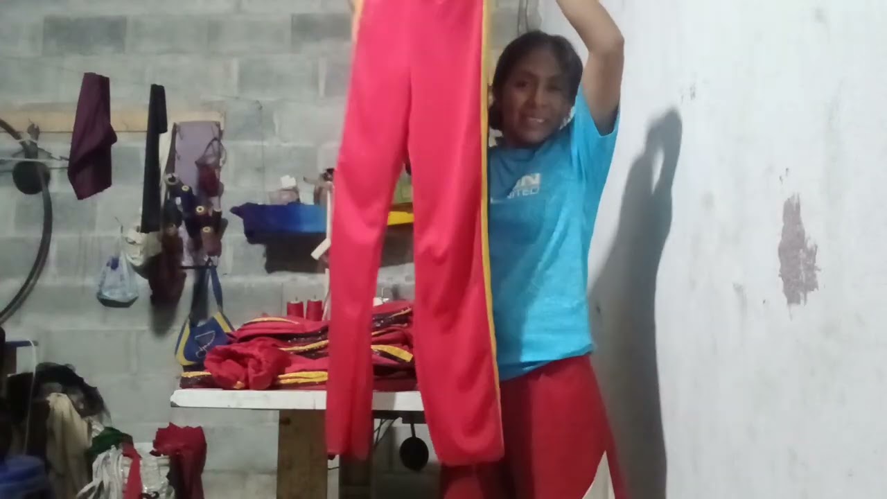 Amalia no p4ra de trabaj4r, ya ni pu3de dormir 