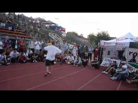 Michryc vs Andrew - Battle for 3 Place - World Championship Freestyle Football Prague 2011