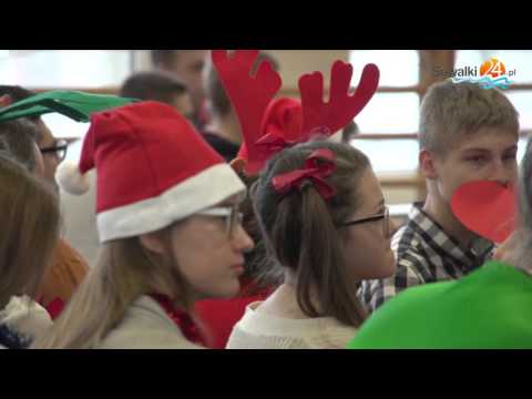  Nauka przez zabawę. Mikołajkowe Karaoke w III LO