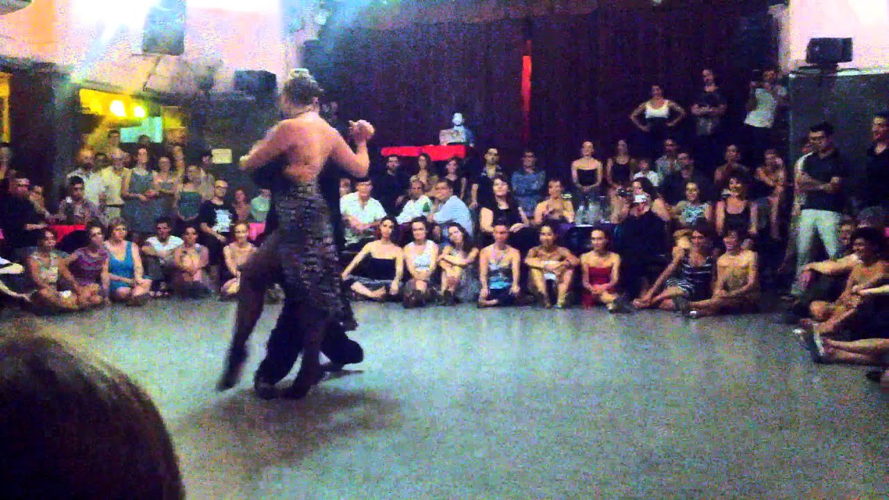 Ariadna Naveira & Fernando Sánchez, 'Violetas' (Castillo)