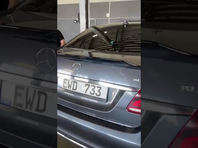 Mercedes E-class W212 2009–2016 Spoiler DPT V-2 (sort højglans) Video 2