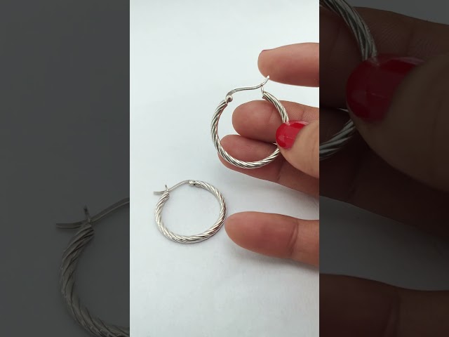 Vídeo relacionado con CPSLOVE Pendientes Elegantes de Plata 925 para Mujer y Niña Pendientes Aretes de Circonita Aros de Diámetro 1.2cm, Set de 3 Pares