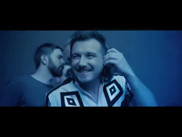 Video zu 'Heartless' ansehen