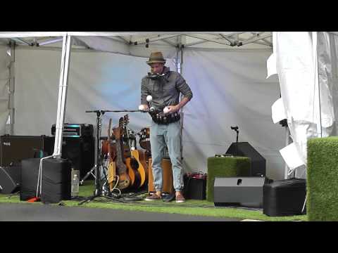 Juzzie Smith | Broadbeach Blues 2013 - 1/4