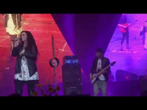 Ewa Farna - Megakoncert rádia Čas - Ostrava - 16.11.2013 - Ponorka