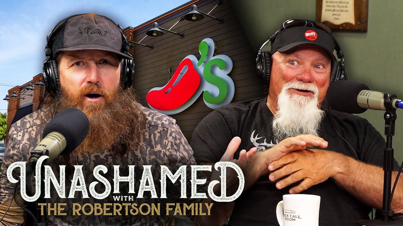 Ep 1081 | Jase Barrels Into Highly Awkward Restaurant Blunder & Godwin Finally Baptizes His Son-in-Law