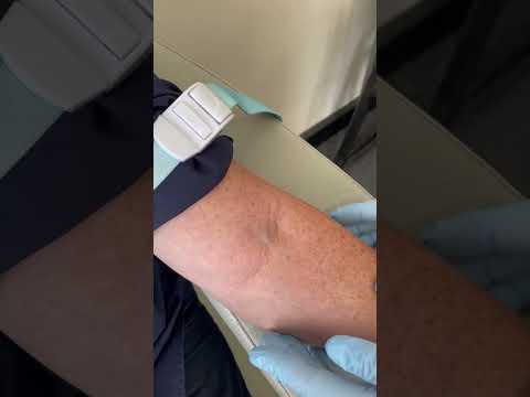 Palpate a vein #pathology #veins #bloodcollection