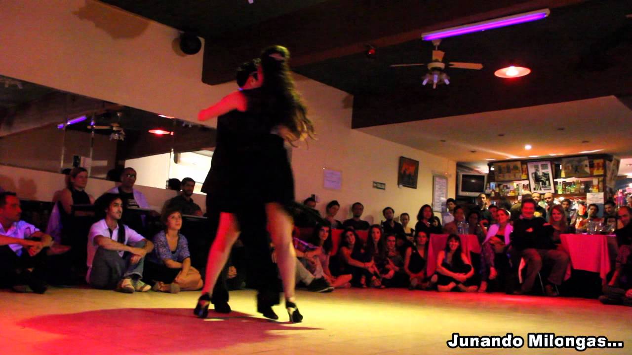 CECILIA CAPELLO Y DIEGO AMORIN EN MILONGA10 (02)