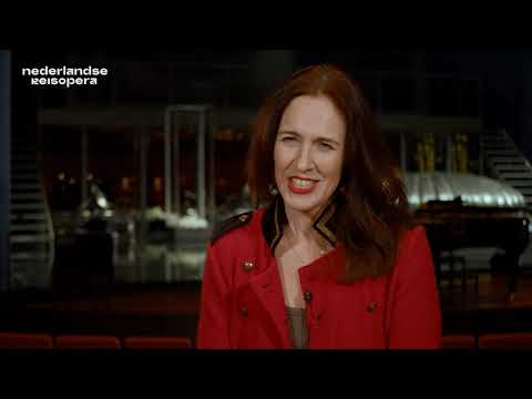 Powder Her Face: mini-docu