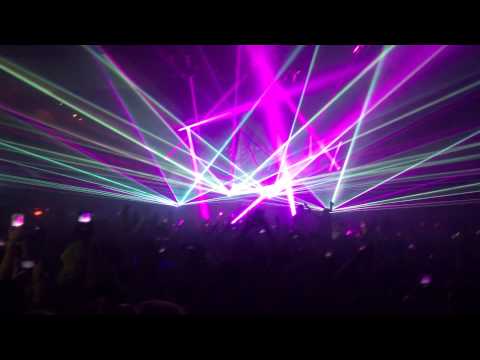 Bingo Players drop GTA & Henrix vs. Avicii - Hit It Silhouettes (Hardwell Mashup) at Roseland