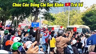 Hàng Ngàn Người Xuống Đường Tiễn Các Khối Diễu Binh Chiến Thắng Trở Về #youtube #dieubinh