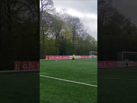 Heerlijk doelpunt Dean Legmeervogels JO13-1 tegen Kon. HFC (20-4-2024 eindstand 0-2)