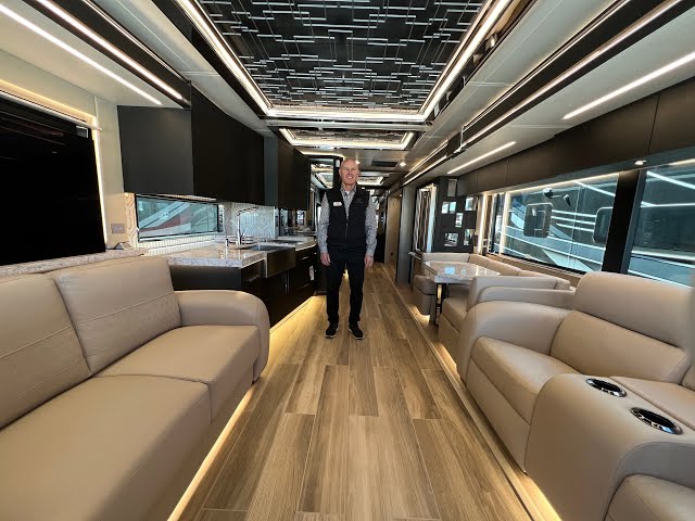 Preview image of Luxurious 2023 Newmar King Aire 4321 (17N221273) youtube video