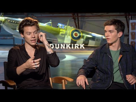 FIONN WHITEHEAD and HARRY STYLES on how they would react in a WAR (Dunkirk interview) Video