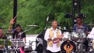 Earth Wind & Fire - Kalimba Story / Sing A Message To You (Wanee 2015)