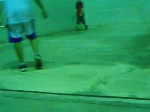 racquet ball to de face