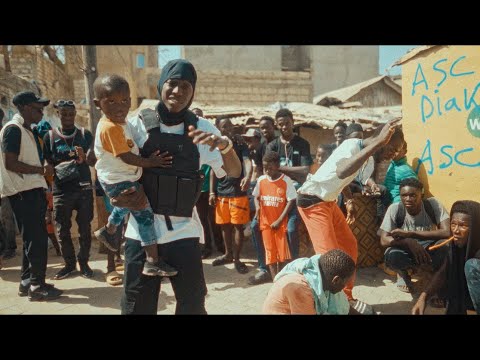 MOMO TRIPPY - L.M.O.T (clip officiel)