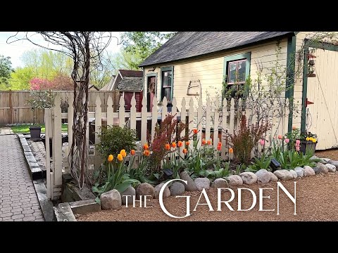Spring Garden Tour Vlog - New Plants - Flower Planter Ideas (Also New Book & Other Projects)