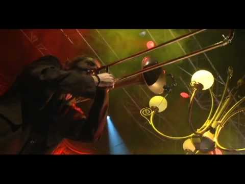 ZOMBIE CIRCUS SHOW Makadam Kanibal VS le Grand Zombi Orchestra .mov