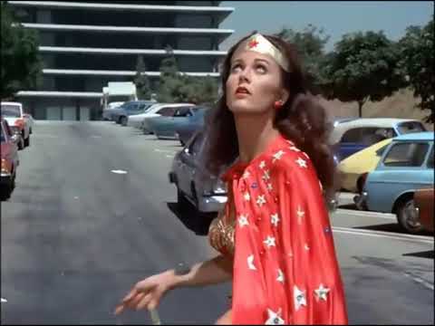 Wonder Woman -  Linda Carter  "My Teenage Idol Is Missing" - Cape Scene
