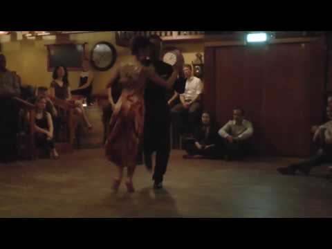  Fabian Peralta  and  Josefina Bermudez Avila  are  dancing  to  "  Yo Soy El Tango  "  by  Aníbal Troilo