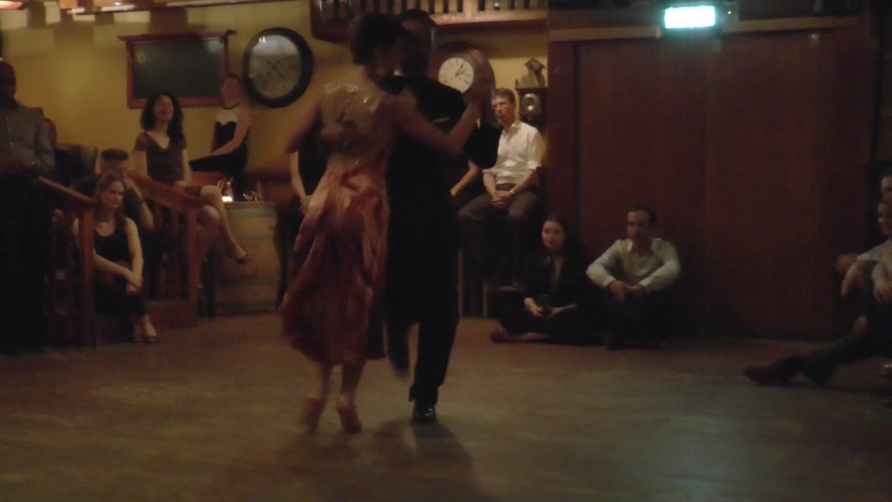 Fabian Peralta & Josefina Bermudez in Milonga Porteña (1) "Yo Soy El Tango" A.Troilo