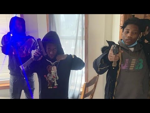 MW2X LIL Jessie says he made oblock ikee munna run and duck with a switch and a fn