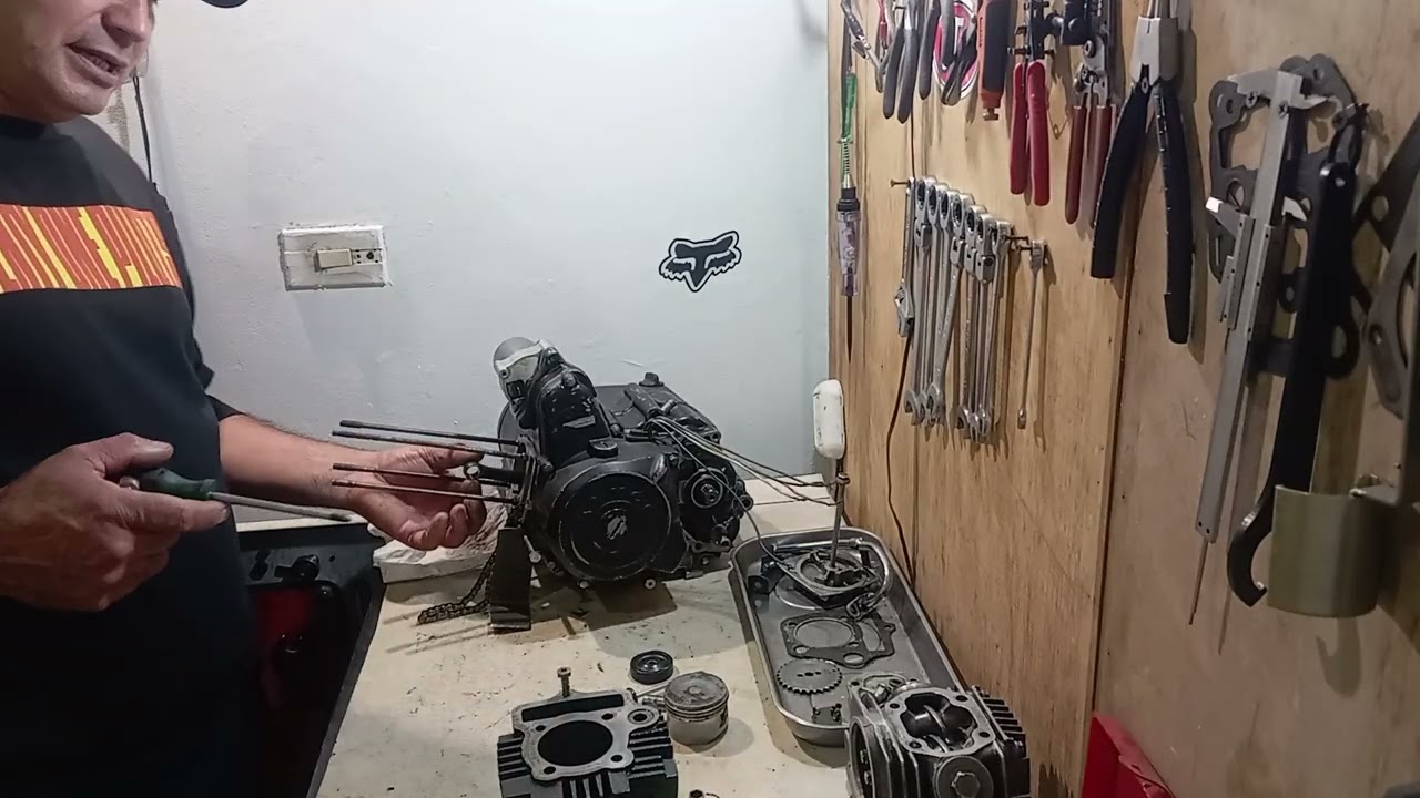 Cómo desarmar cilindro, diagnóstico e instalación de anillos en moto semiautomática CC 110