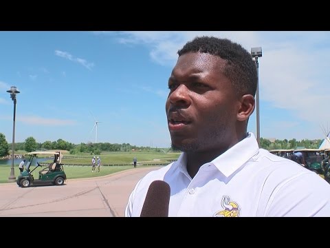 Vikings' Tommy Armstrong Makes The NFL Adjustment