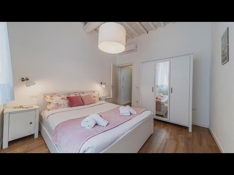 32 nero - Florence Apartment San Niccolo | Florence, Italy | Hotel Review 🛏️