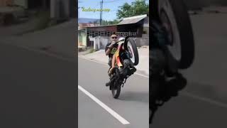 Download lagu STORY WA || atraksi pake motor RX KING di jalan raya || #short #storywa #fypシ mp3