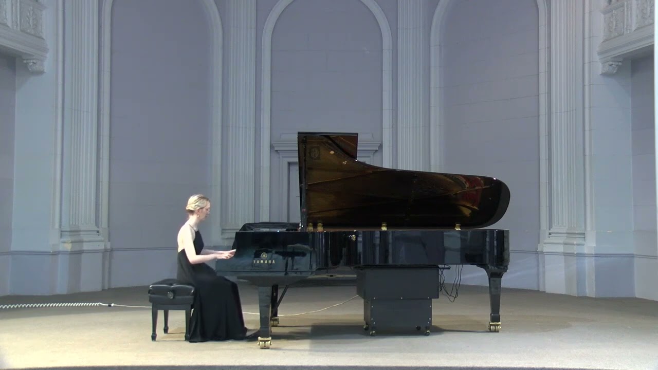 Promotional video thumbnail 1 for Esmée Gilbert, Piano