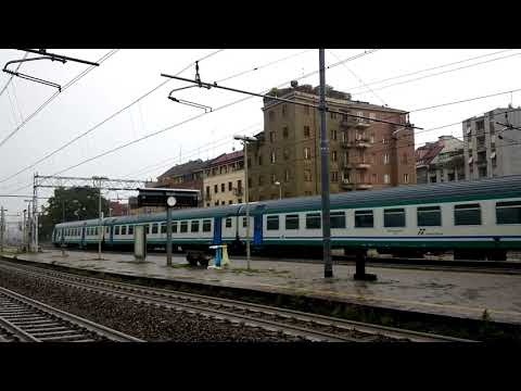 UNA E.464 NEI NUOVI COLORI TITOLARE DEL REGIONALE IN ARRIVO A MILANO LAMBRATE. (MI) 10 - 9 - 2017