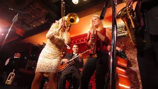 Download lagu Gunhild Carling & Bria Skonberg - When The Saints Go Marching In mp3 Download lagu Gunhild Carling & Bria Skonberg - When The Saints Go Marching In mp3