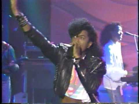 Don't Disturb This Groove - The System (Rare live performance)